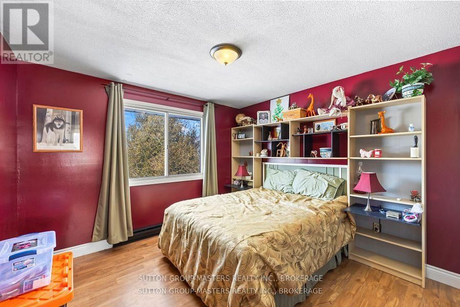 4594 YARKER ROAD Image 22