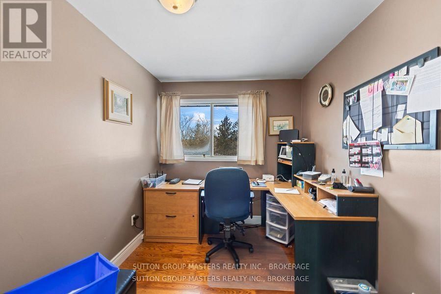 4594 YARKER ROAD Image 23