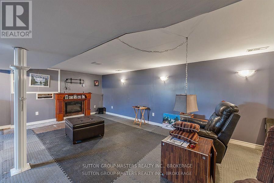 4594 YARKER ROAD Image 25