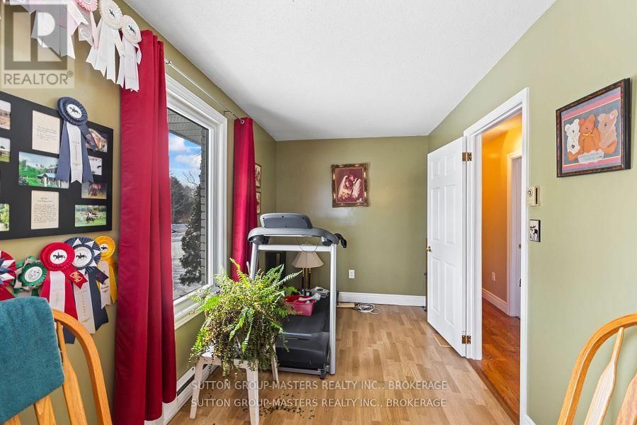 4594 YARKER ROAD Image 28