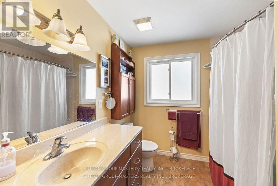 4594 YARKER ROAD Image 30