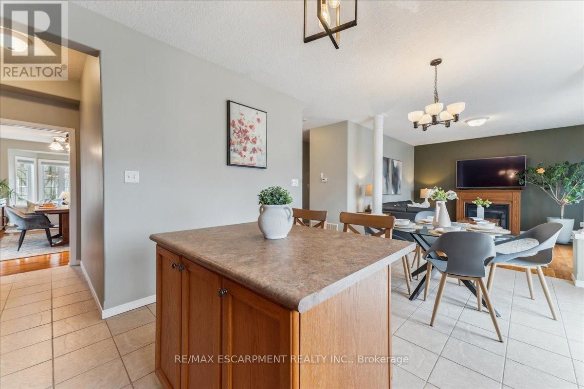 67 FERRIS DRIVE Image 10