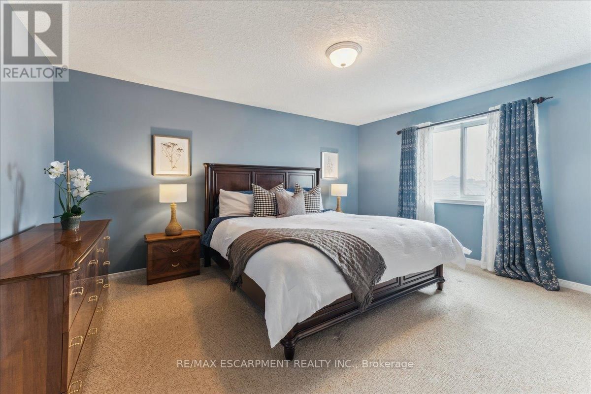 67 FERRIS DRIVE Image 18