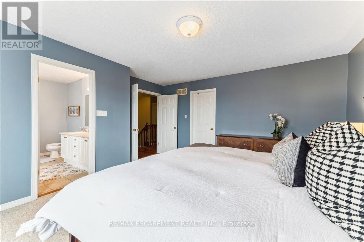67 FERRIS DRIVE Image 20