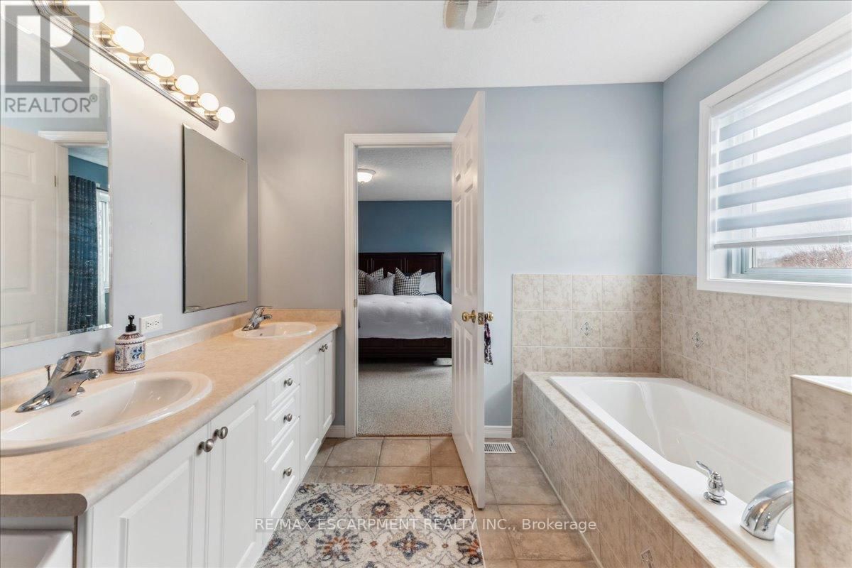 67 FERRIS DRIVE Image 23