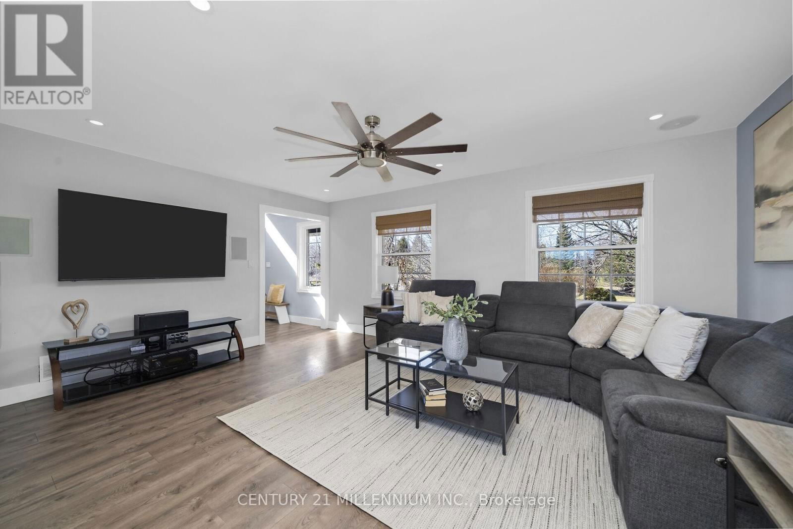 5653 EIGHTH LINE Image 15