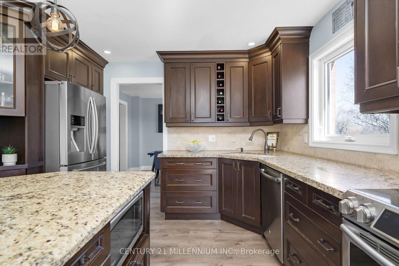 5653 EIGHTH LINE Image 19