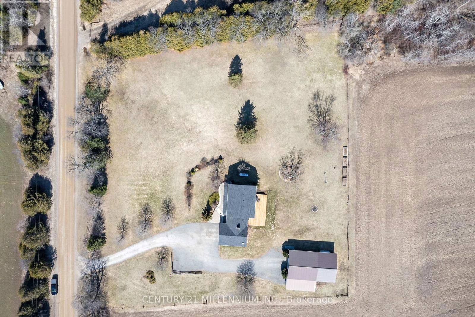 5653 EIGHTH LINE Image 42