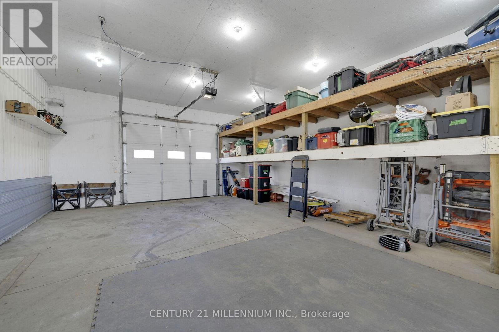5653 EIGHTH LINE Image 48