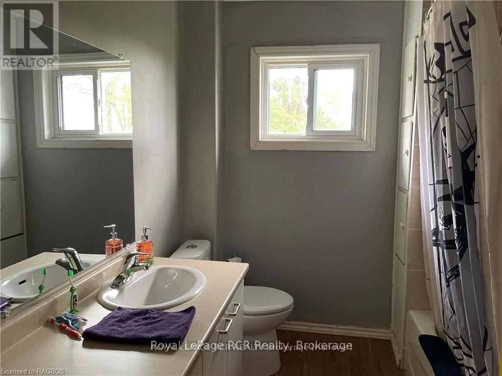 46 ROBERTSON STREET Image 7