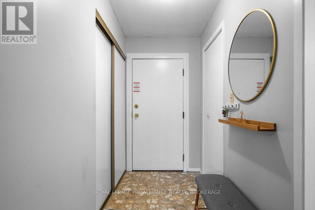 208 - 316 KINGSDALE AVENUE Image 11