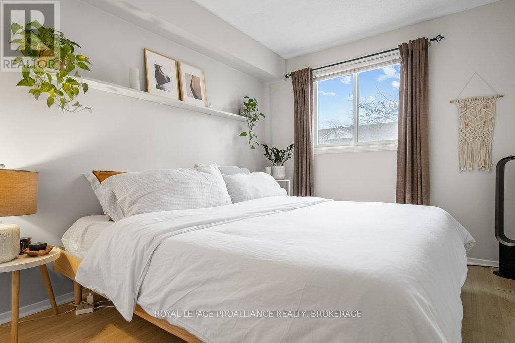 208 - 316 KINGSDALE AVENUE Image 13
