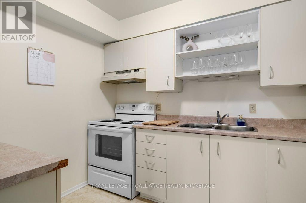 208 - 316 KINGSDALE AVENUE Image 15