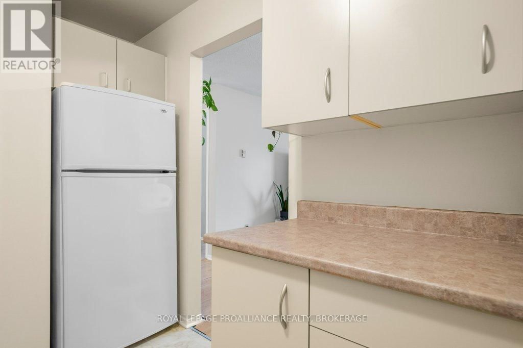 208 - 316 KINGSDALE AVENUE Image 18