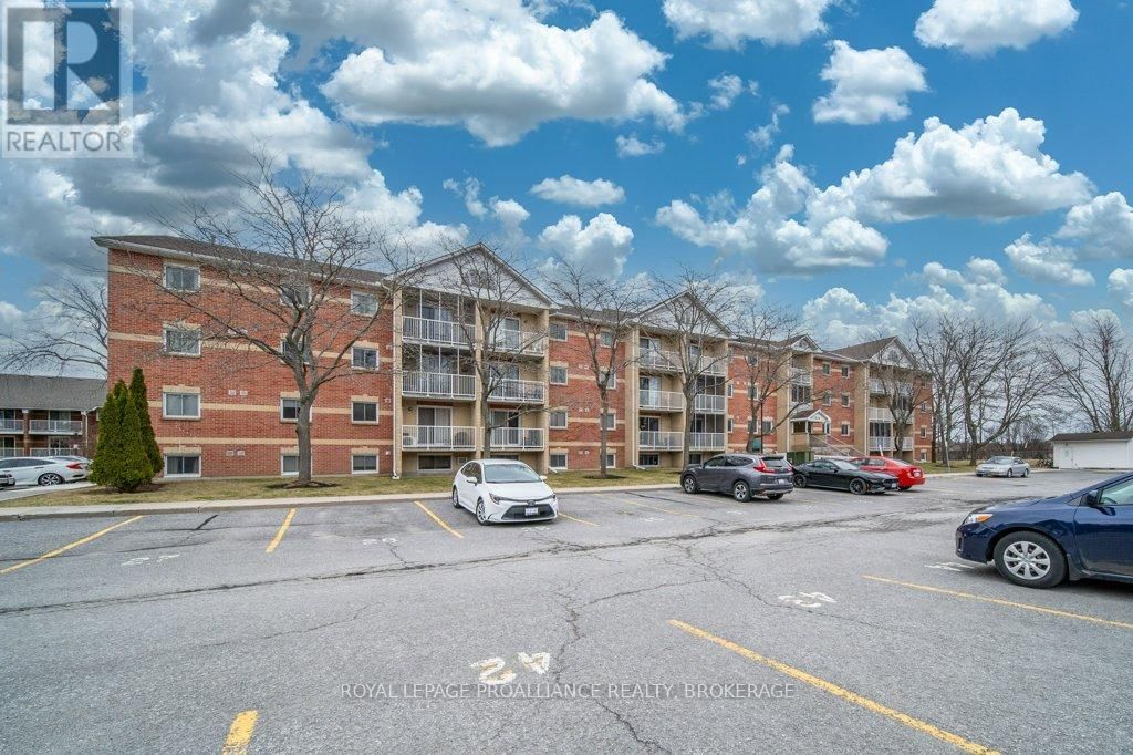 208 - 316 KINGSDALE AVENUE Image 2