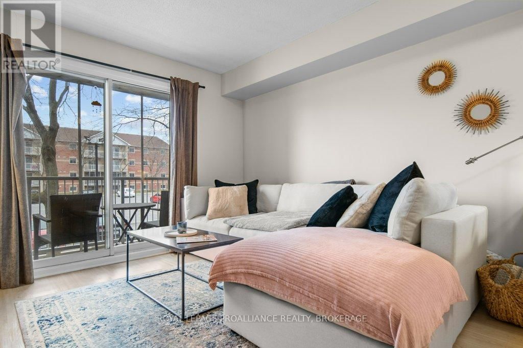 208 - 316 KINGSDALE AVENUE Image 23
