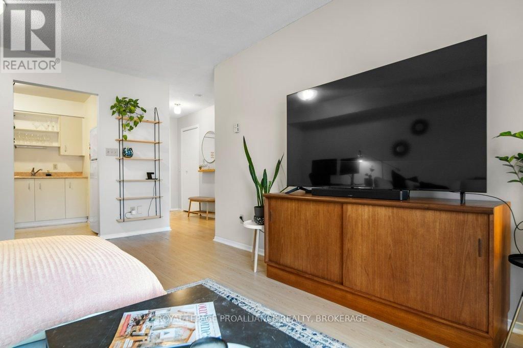 208 - 316 KINGSDALE AVENUE Image 25