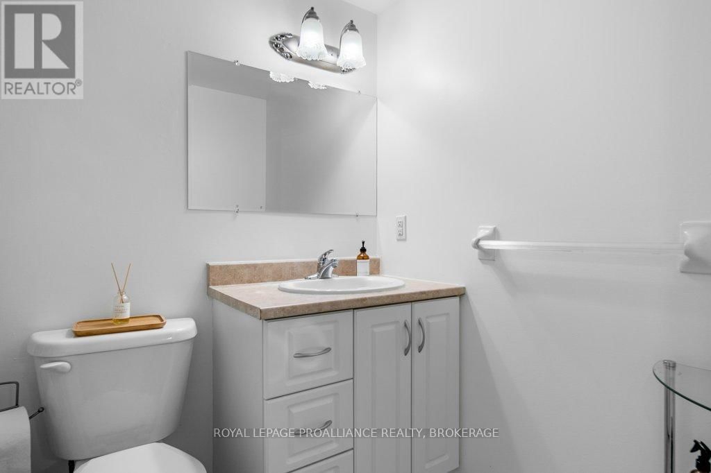 208 - 316 KINGSDALE AVENUE Image 27
