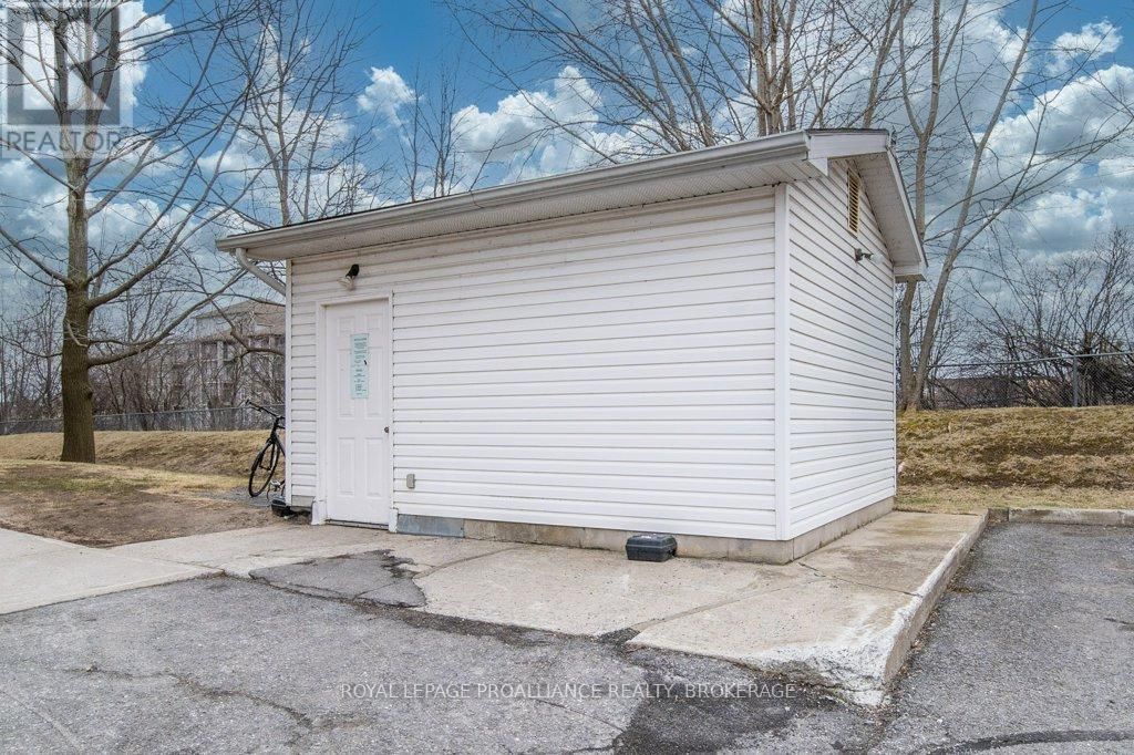 208 - 316 KINGSDALE AVENUE Image 37