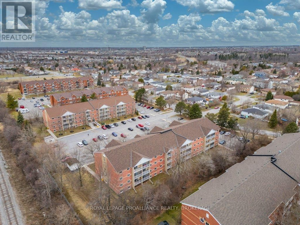 208 - 316 KINGSDALE AVENUE Image 41