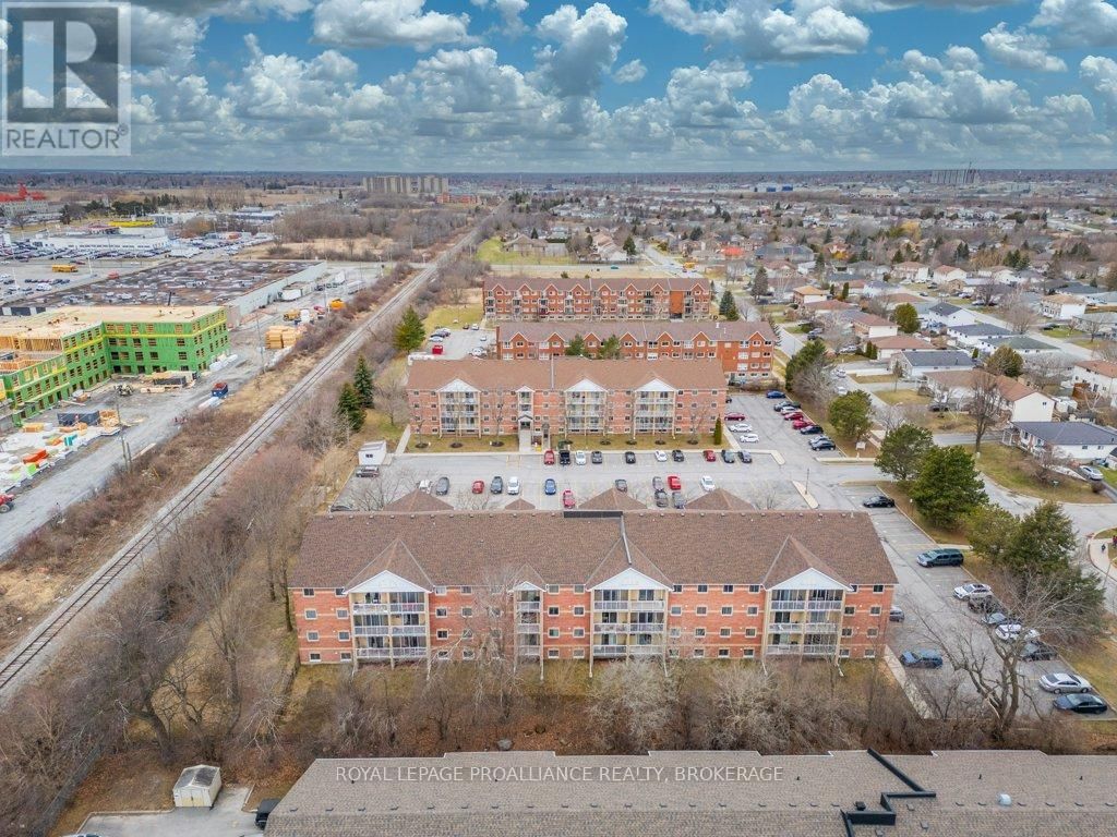 208 - 316 KINGSDALE AVENUE Image 42