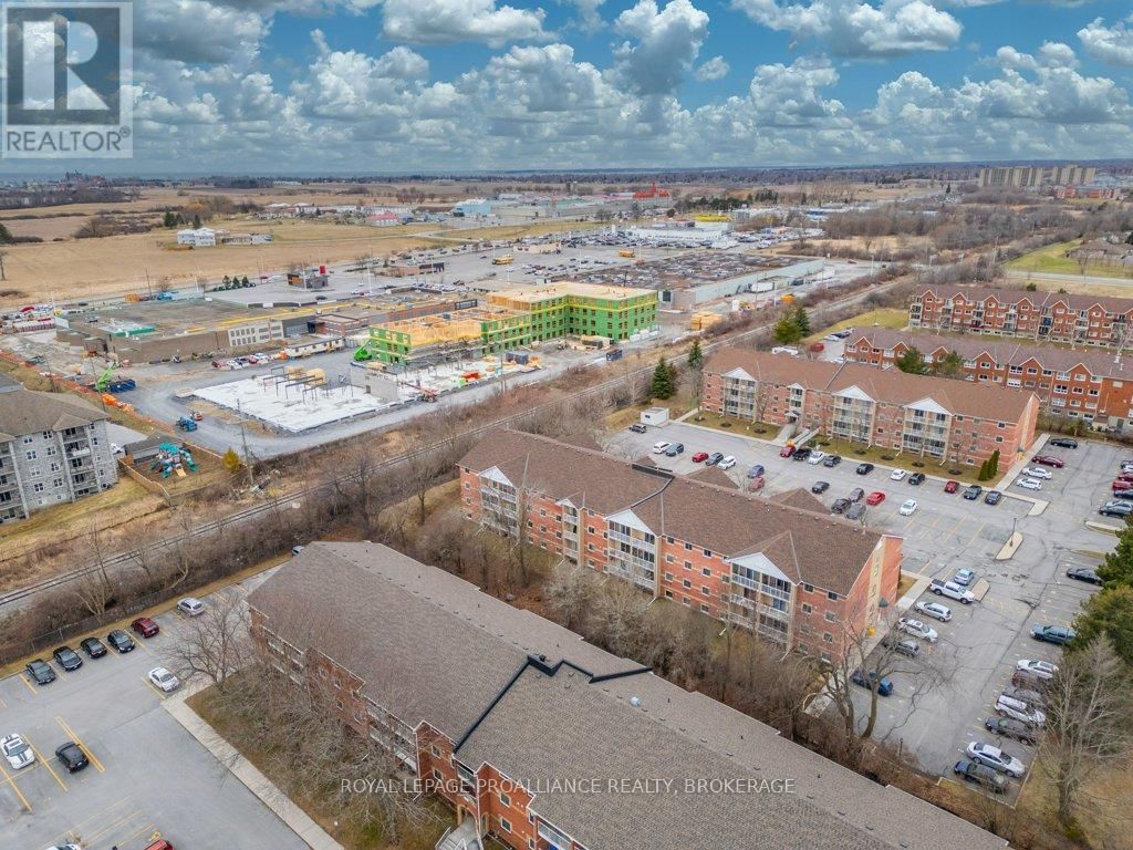 208 - 316 KINGSDALE AVENUE Image 43