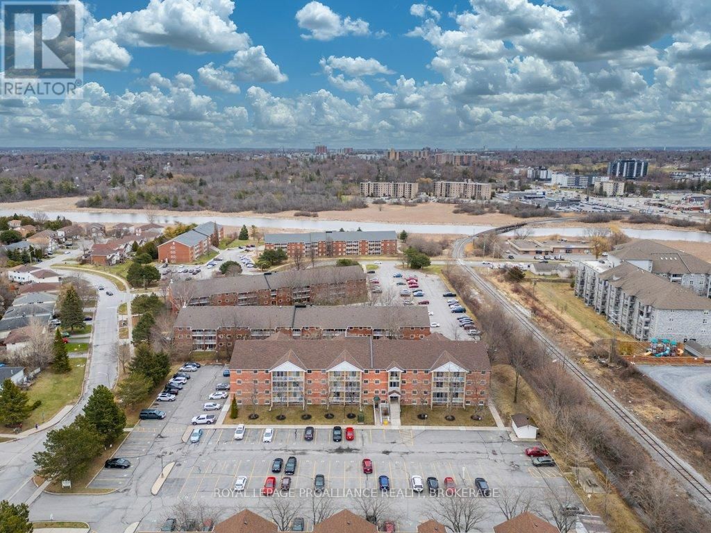 208 - 316 KINGSDALE AVENUE Image 45