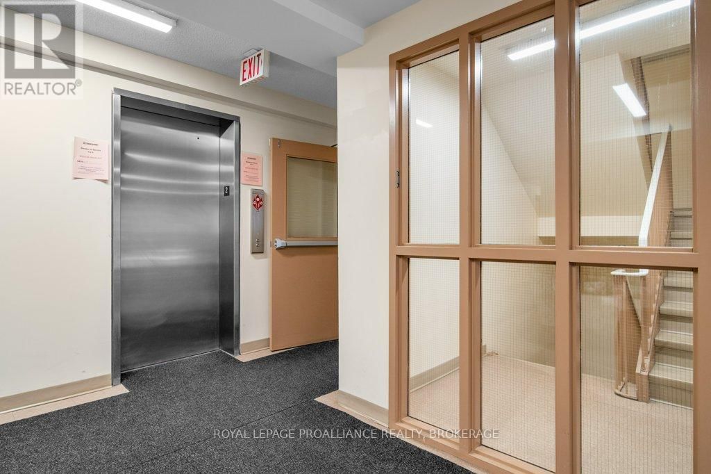208 - 316 KINGSDALE AVENUE Image 9