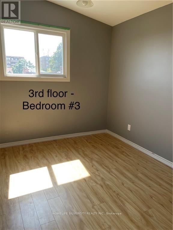 3 - 214 MARY STREET Image 25