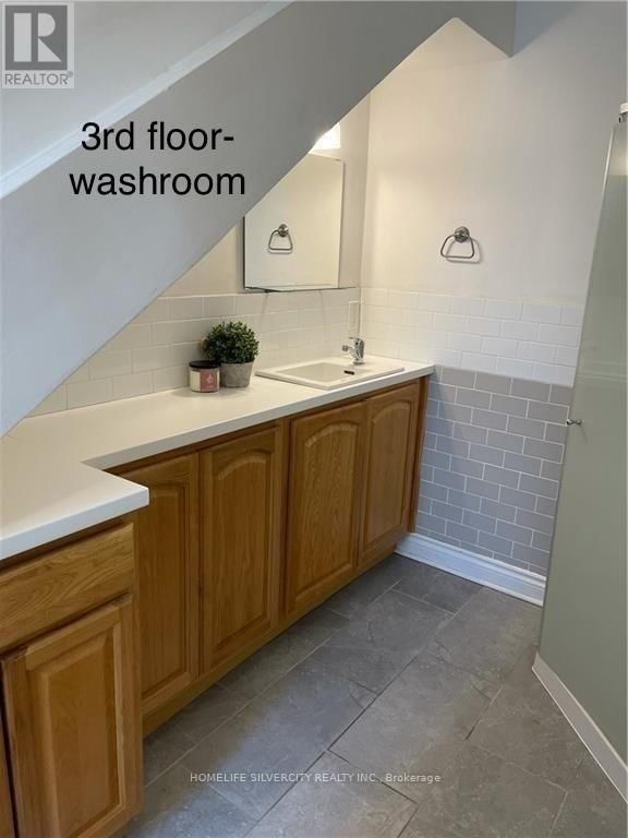 3 - 214 MARY STREET Image 26