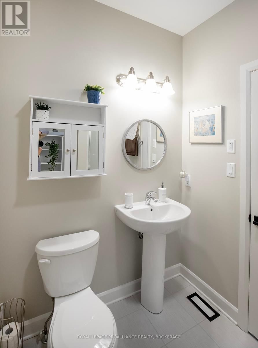 1303 DEMERS AVENUE Image 19