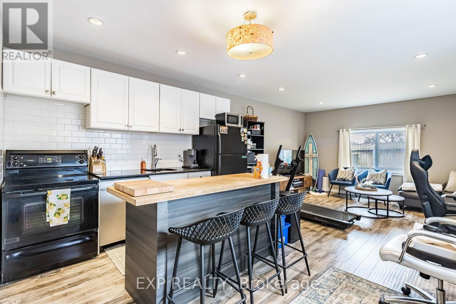 61 HAMEL AVENUE Image 18