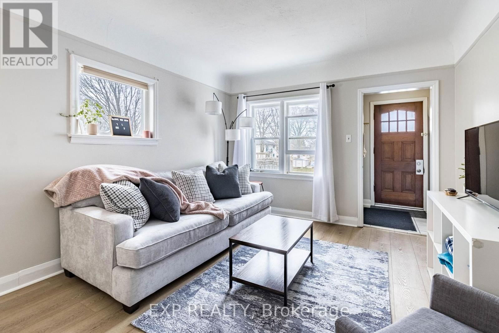 61 HAMEL AVENUE Image 5