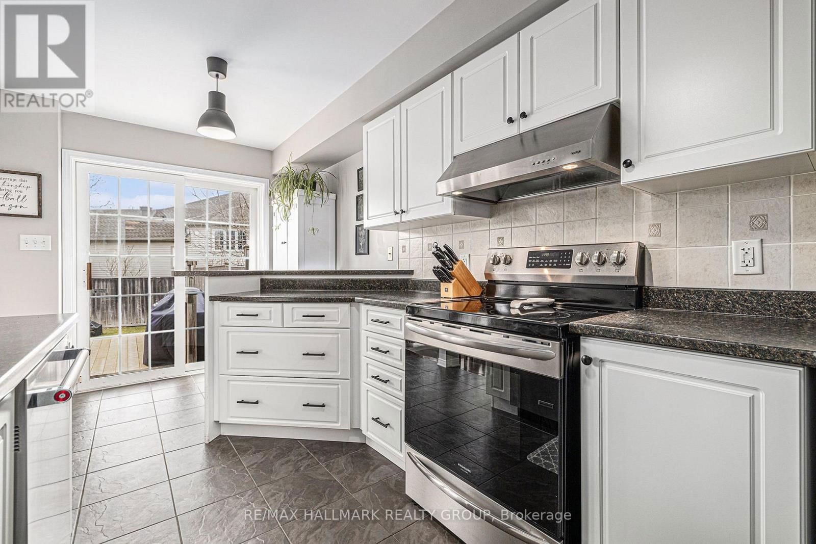 275 SILBRASS PRIVATE Image 9