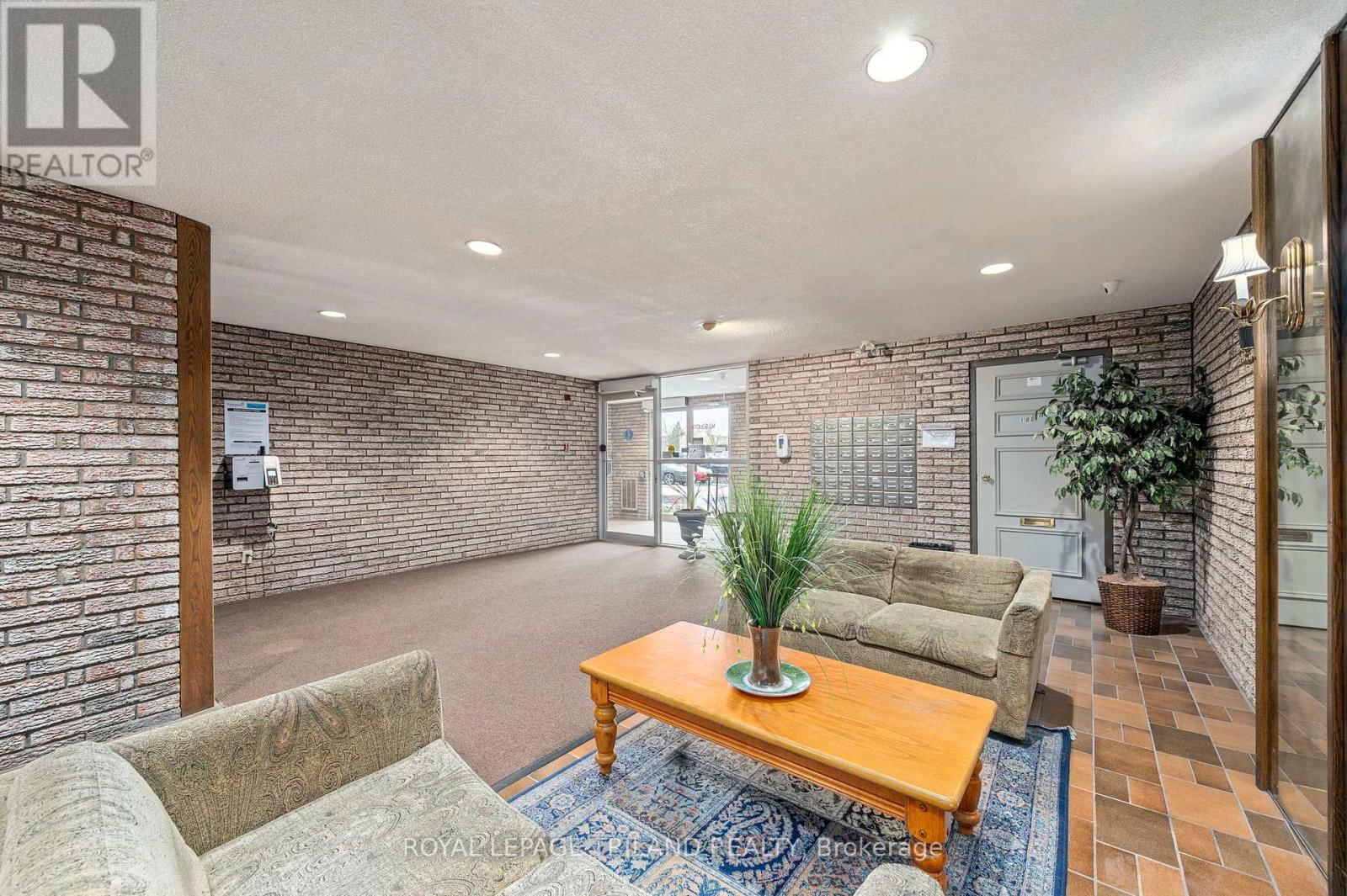 506 - 1104 JALNA BOULEVARD Image 3