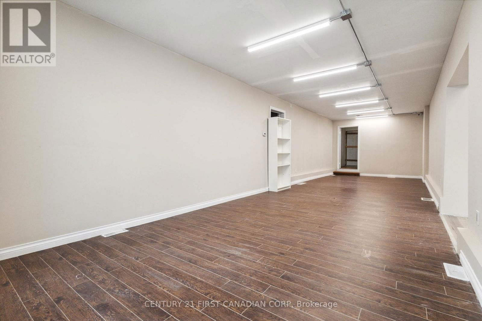 Unit 3 - 626 TALBOT STREET Image 3