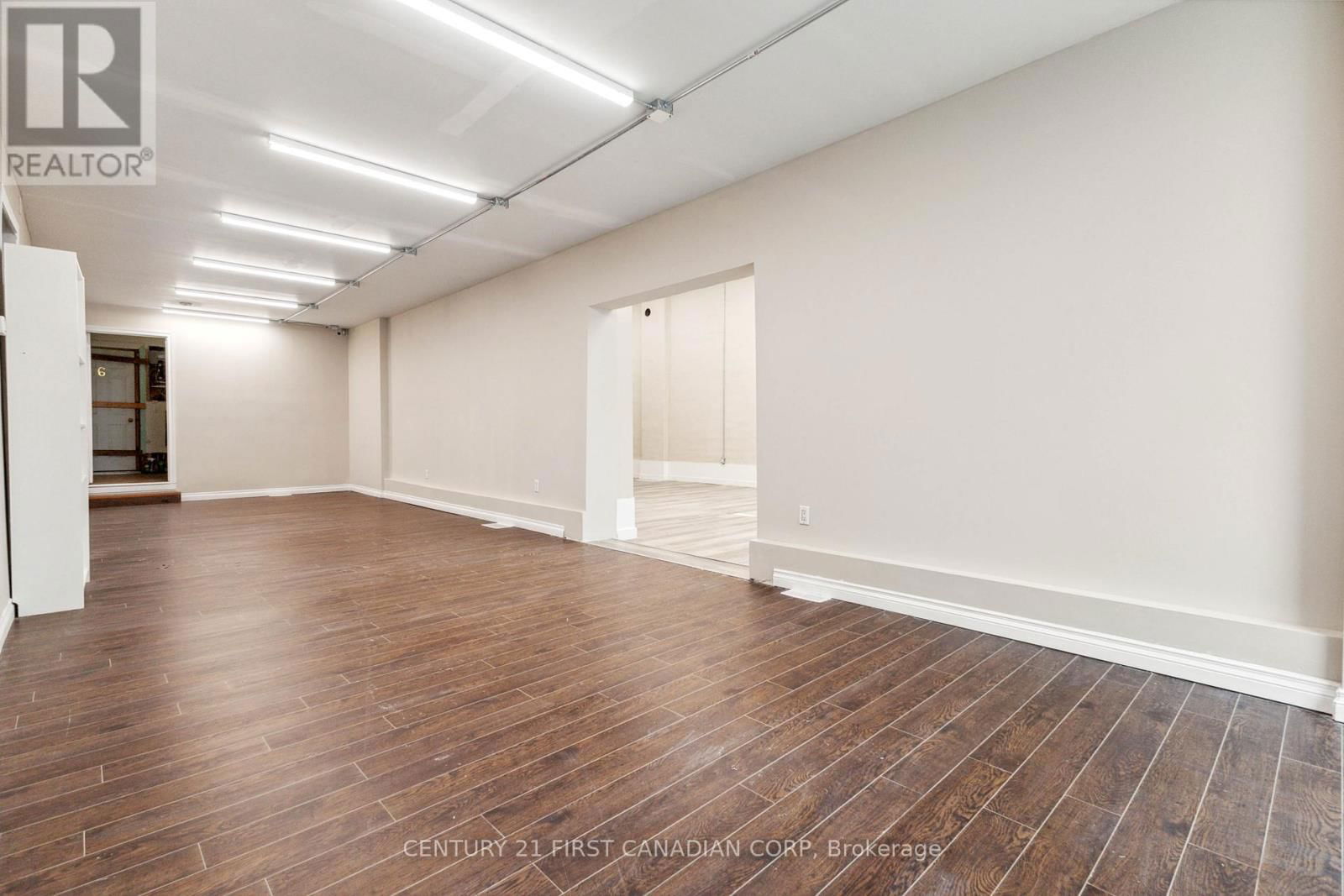 Unit 3 - 626 TALBOT STREET Image 4