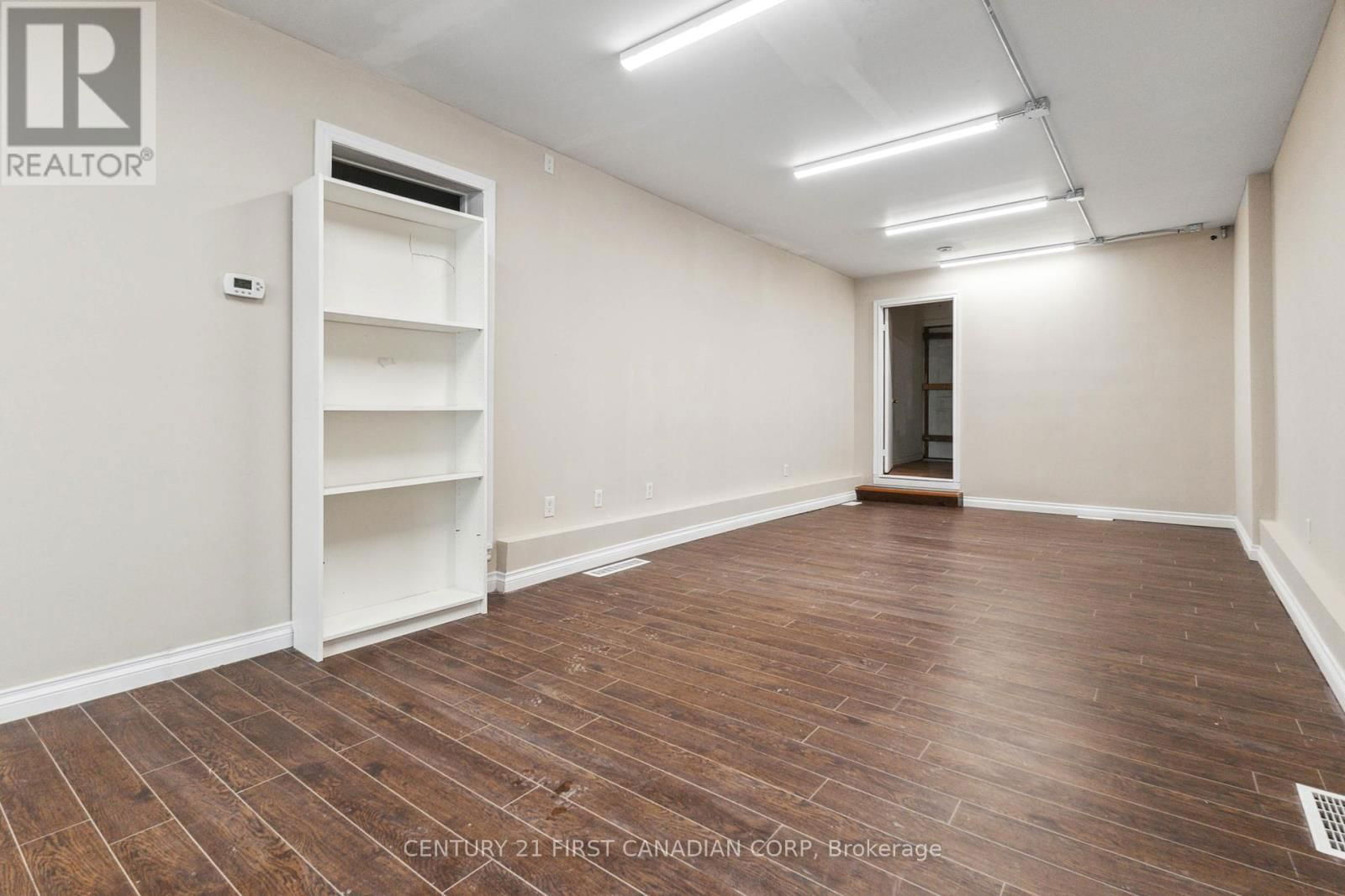 Unit 3 - 626 TALBOT STREET Image 9