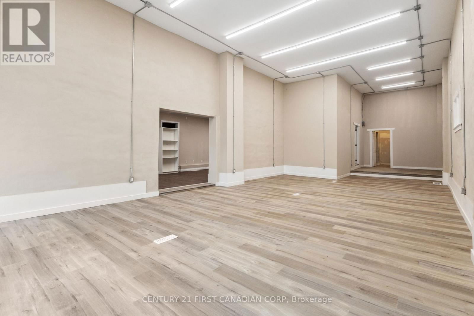 Unit 4 - 626 TALBOT STREET Image 2