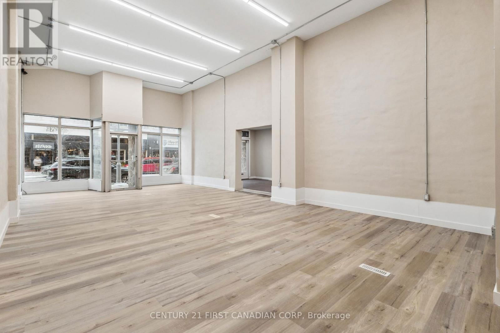 Unit 4 - 626 TALBOT STREET Image 4