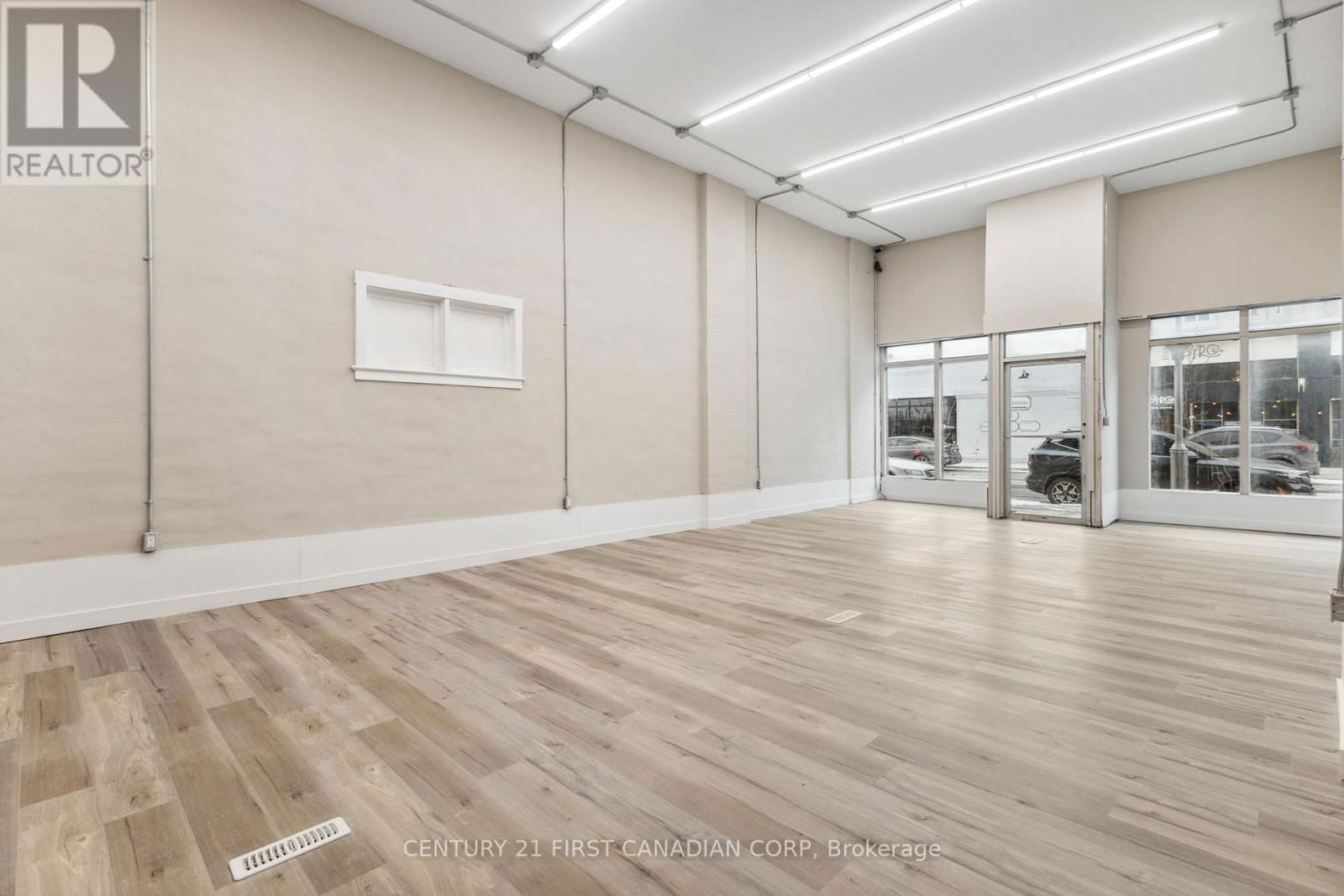 Unit 4 - 626 TALBOT STREET Image 7