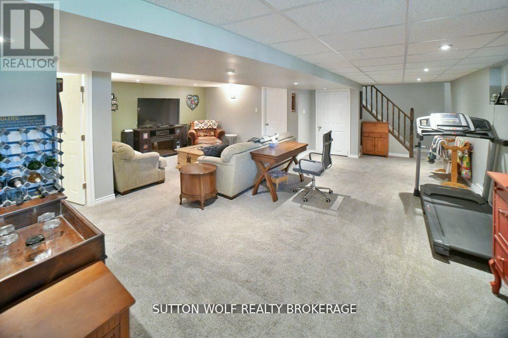 566 DEWAN STREET Image 16