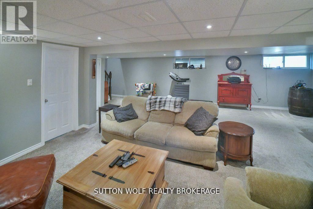566 DEWAN STREET Image 18
