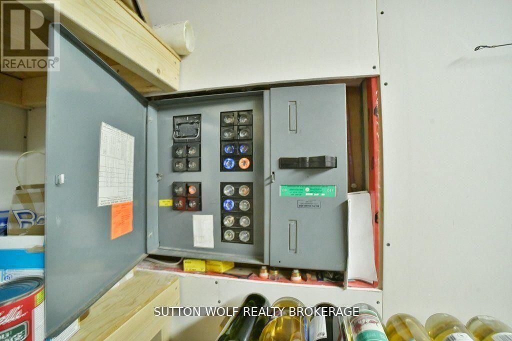566 DEWAN STREET Image 24