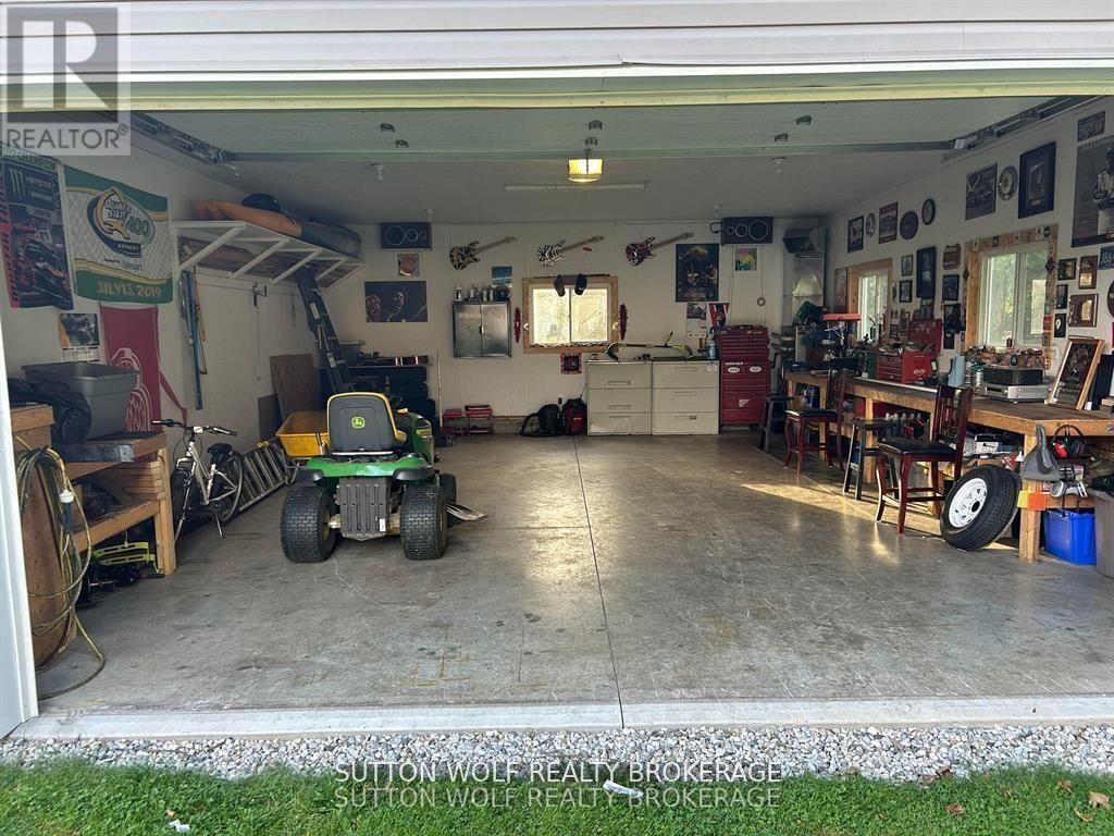 566 DEWAN STREET Image 32