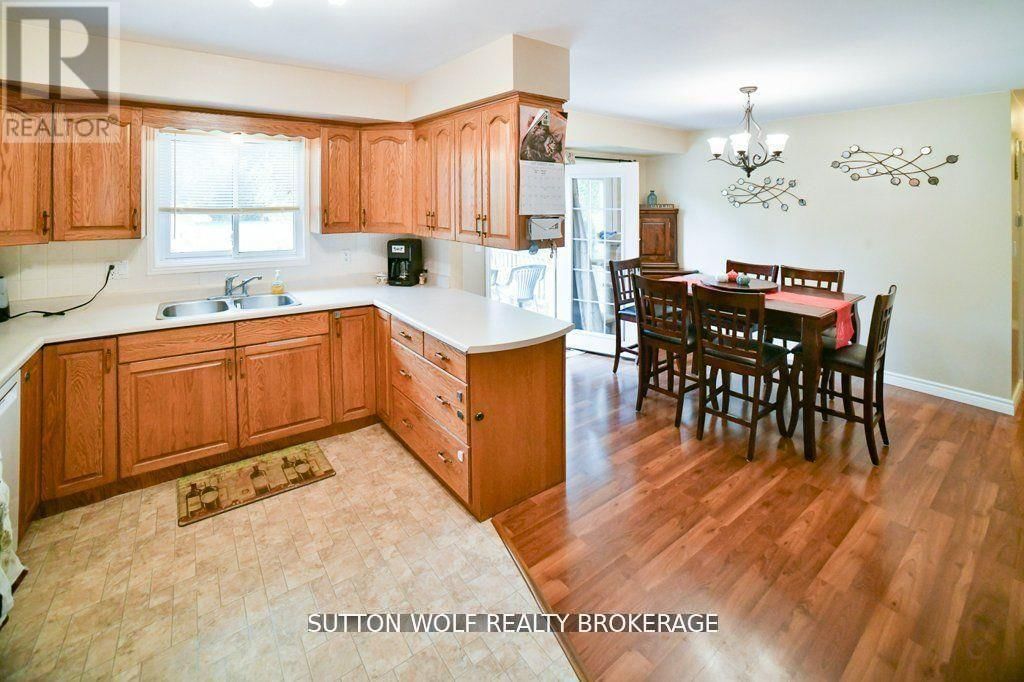566 DEWAN STREET Image 6