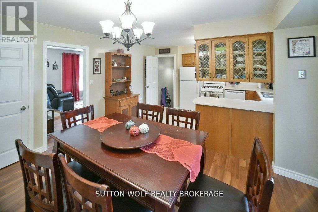 566 DEWAN STREET Image 7