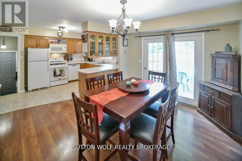 566 DEWAN STREET Image 8