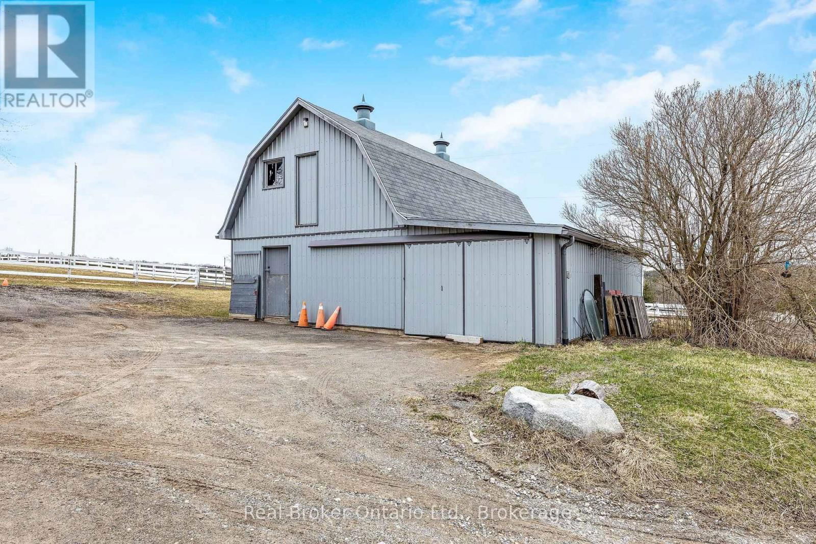9408 17TH SIDEROAD Image 1