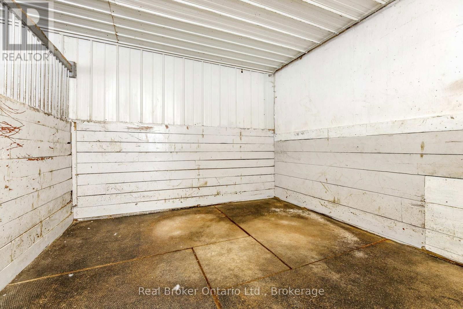 9408 17TH SIDEROAD Image 15